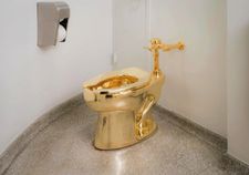 18-karat gold toilet installed in New York's Guggenheim Museum public bathroom for America